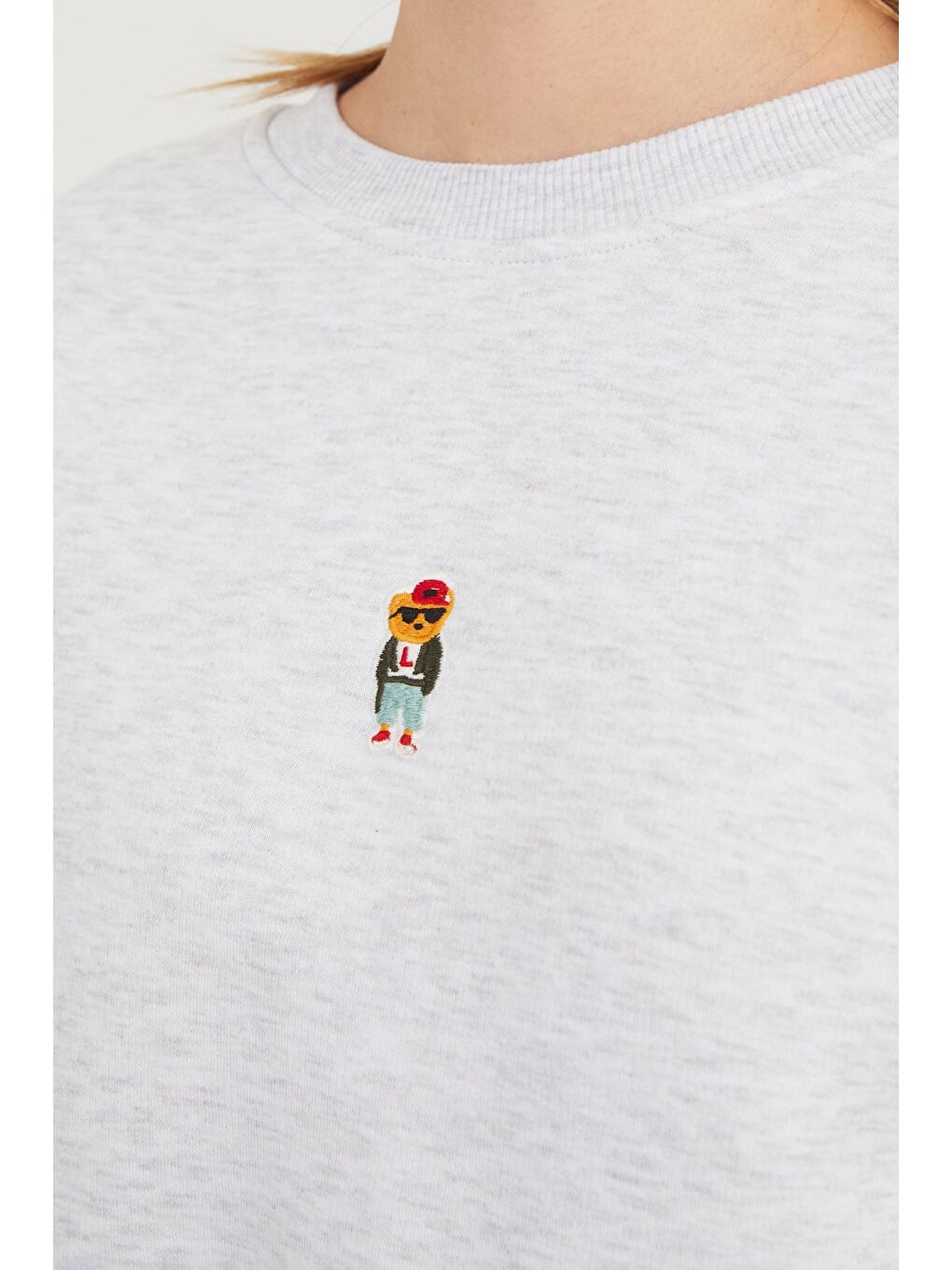 Gri 3 İplik Ayıcık Nakışlı Bisiklet Yaka Sweatshirt-3