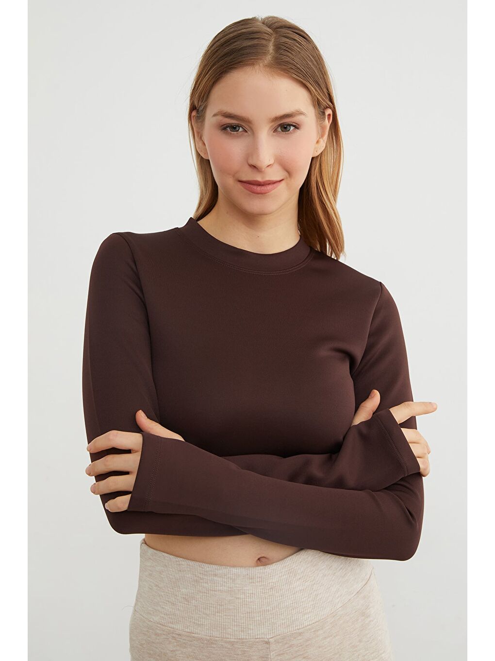 Kahverengi Basic Bisiklet Yaka Parmak Geçmeli Crop Bluz-3