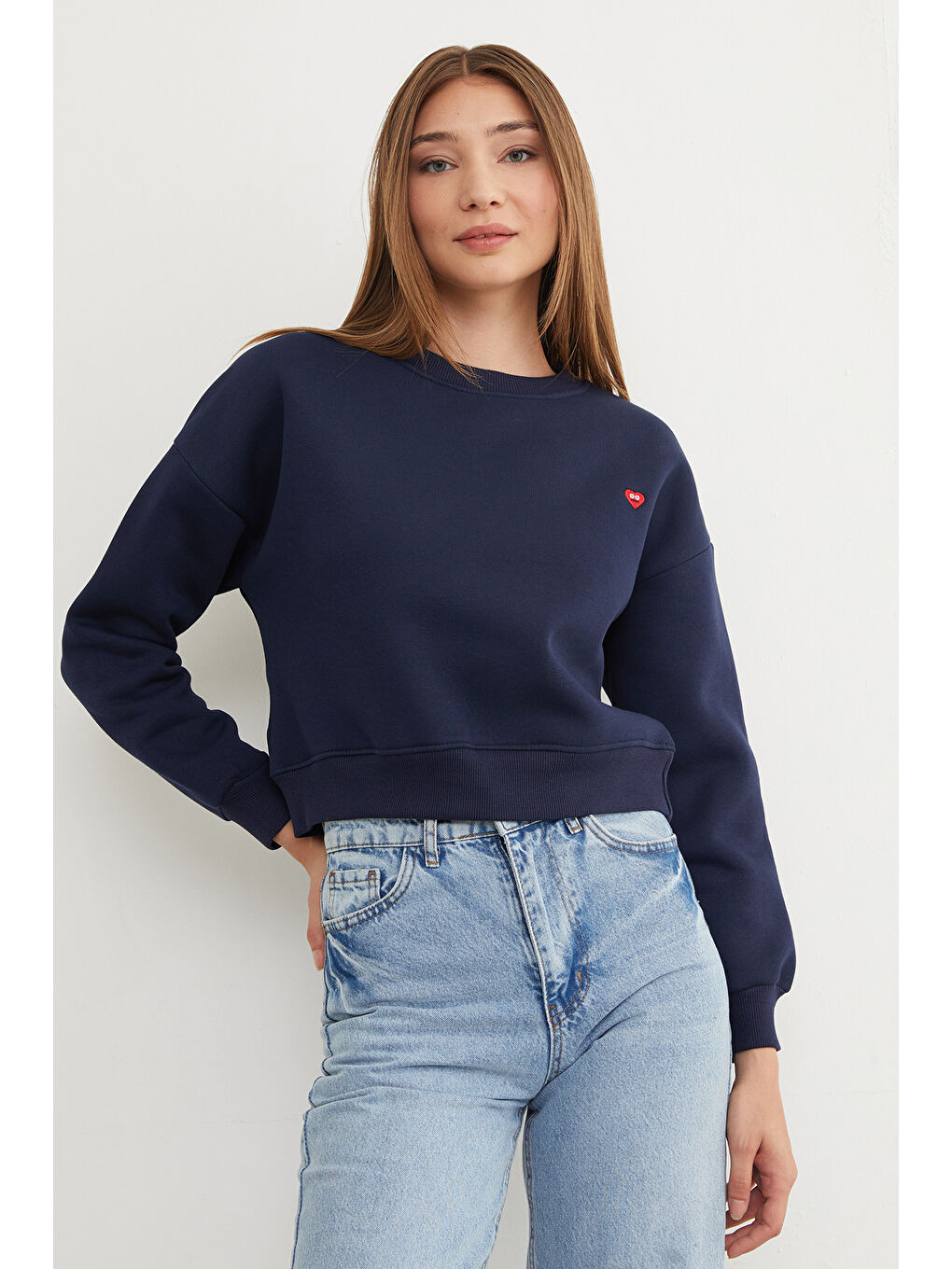 Lacivert 3 İplik Kalp Nakışlı Bisiklet Yaka Sweatshirt-2