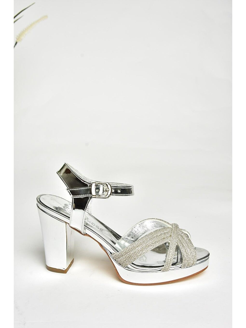 Gri U2460576 Gümüş Kadın Topuklu Ayakkabı