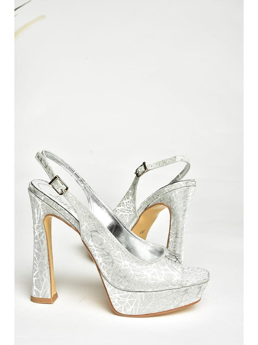 Gri U2464830 Gümüş Kadın Topuklu Ayakkabı-1