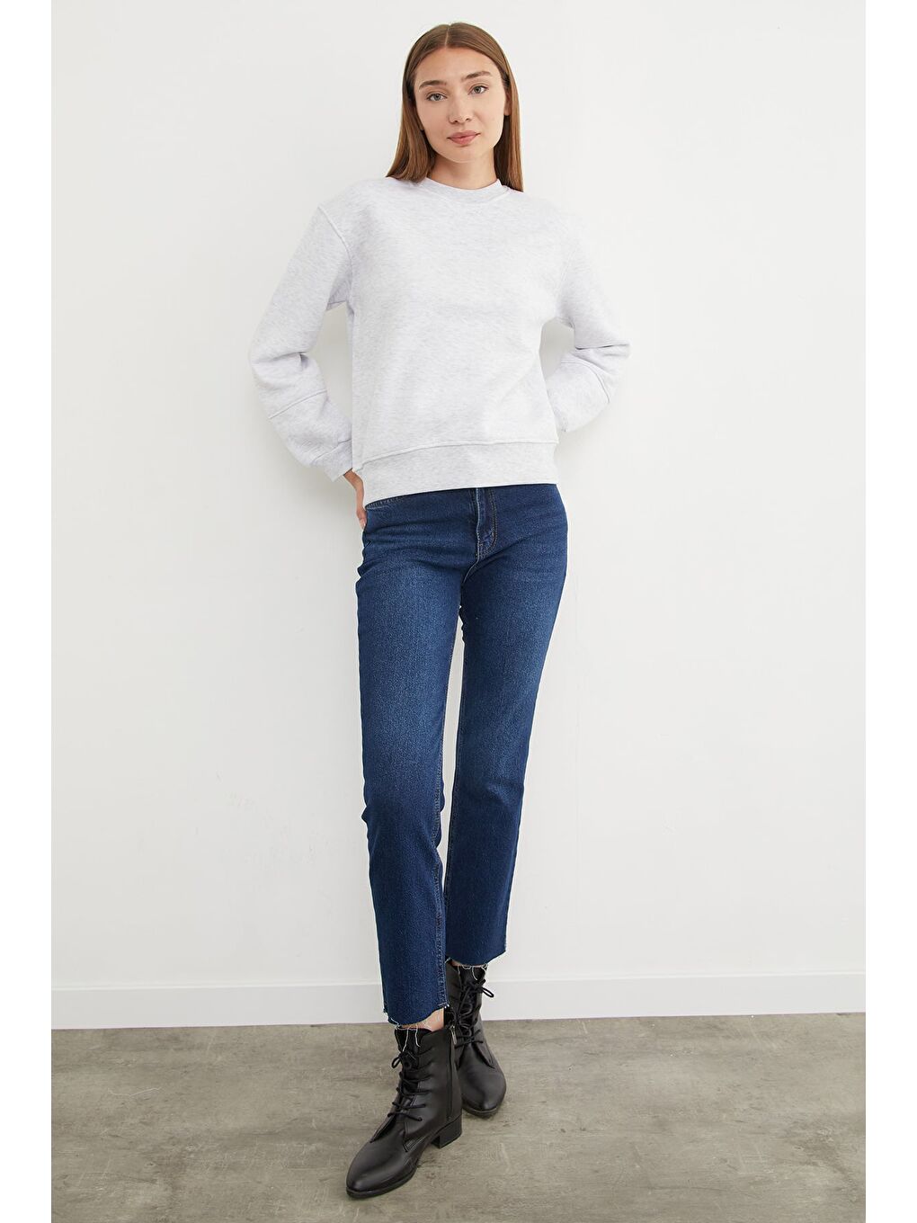 Gri 3 İplik Basic Bisiklet Yaka Sweatshirt-1