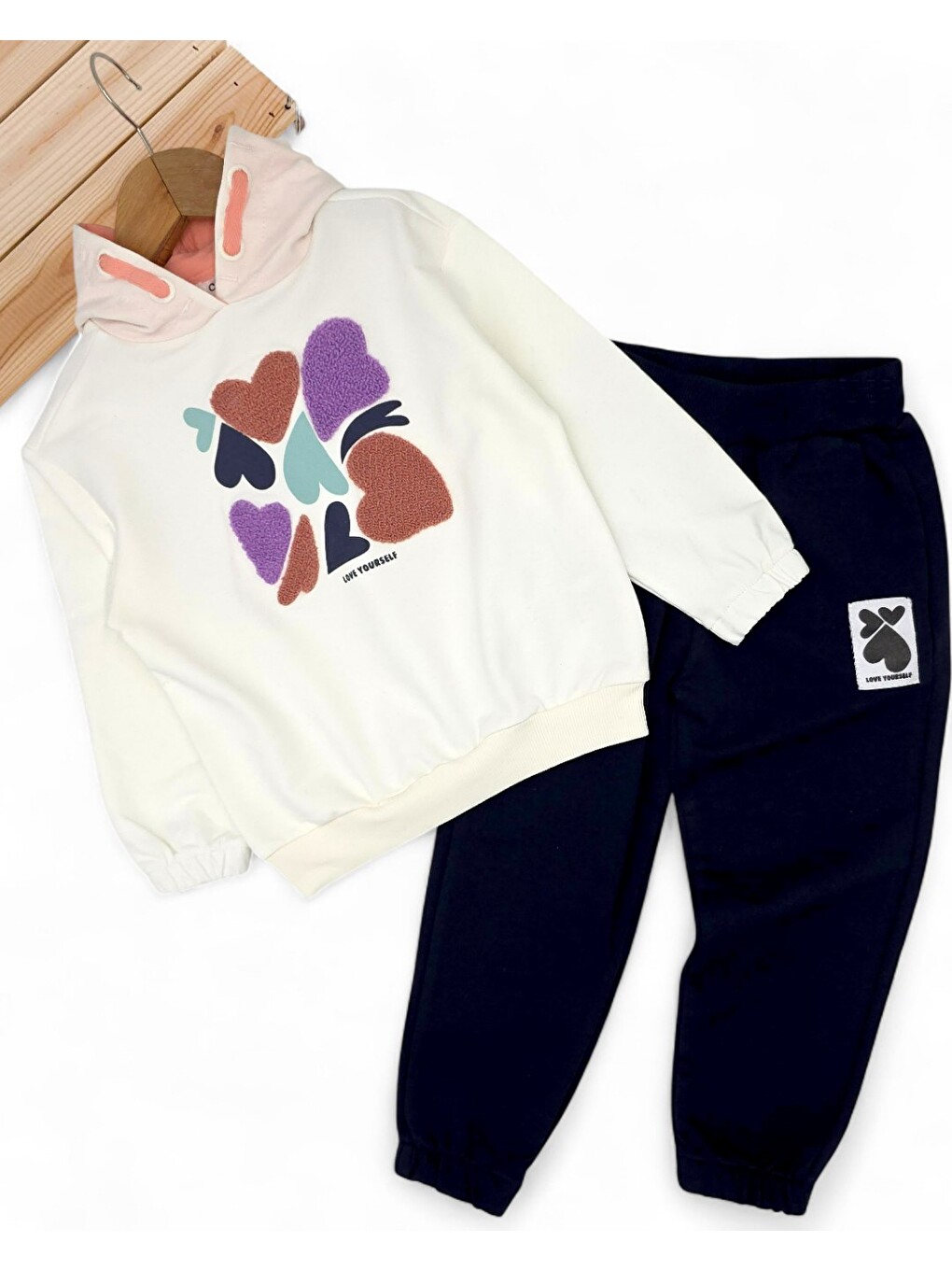 Beyaz Kız Çocuk Kalp Baskılı, Kapüşonlu Sweatshirtlü Mevsimlik Eşofman Takımı-1