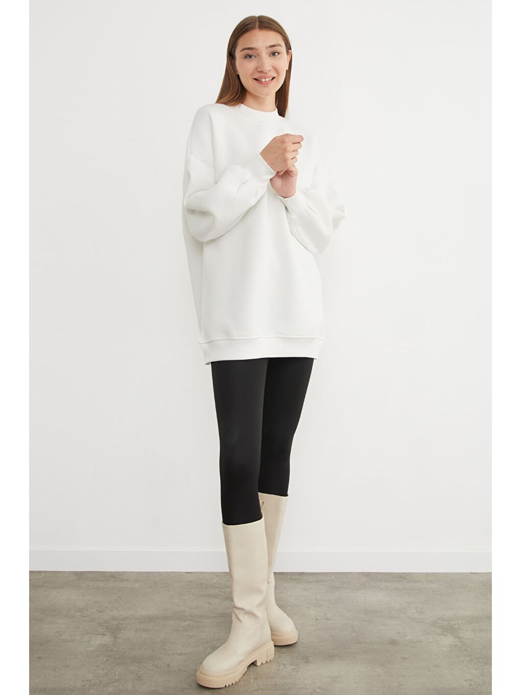 Ekru 3 İplik Basic Bisiklet Yaka Oversize Sweatshirt-3