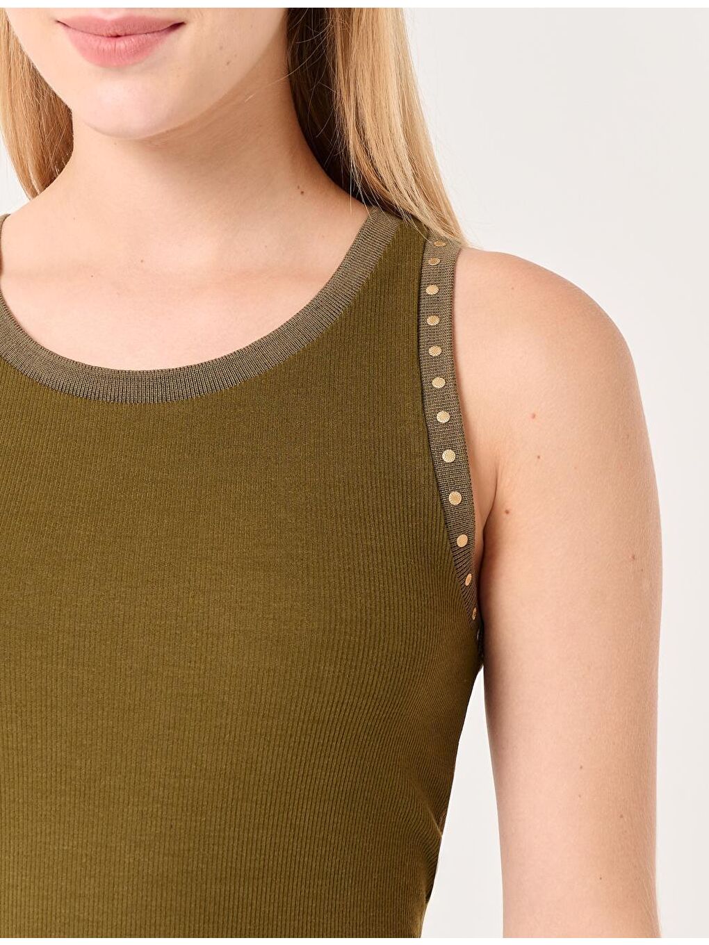 Haki Kolsuz Yuvarlak Yaka İşlemeli Atlet-2