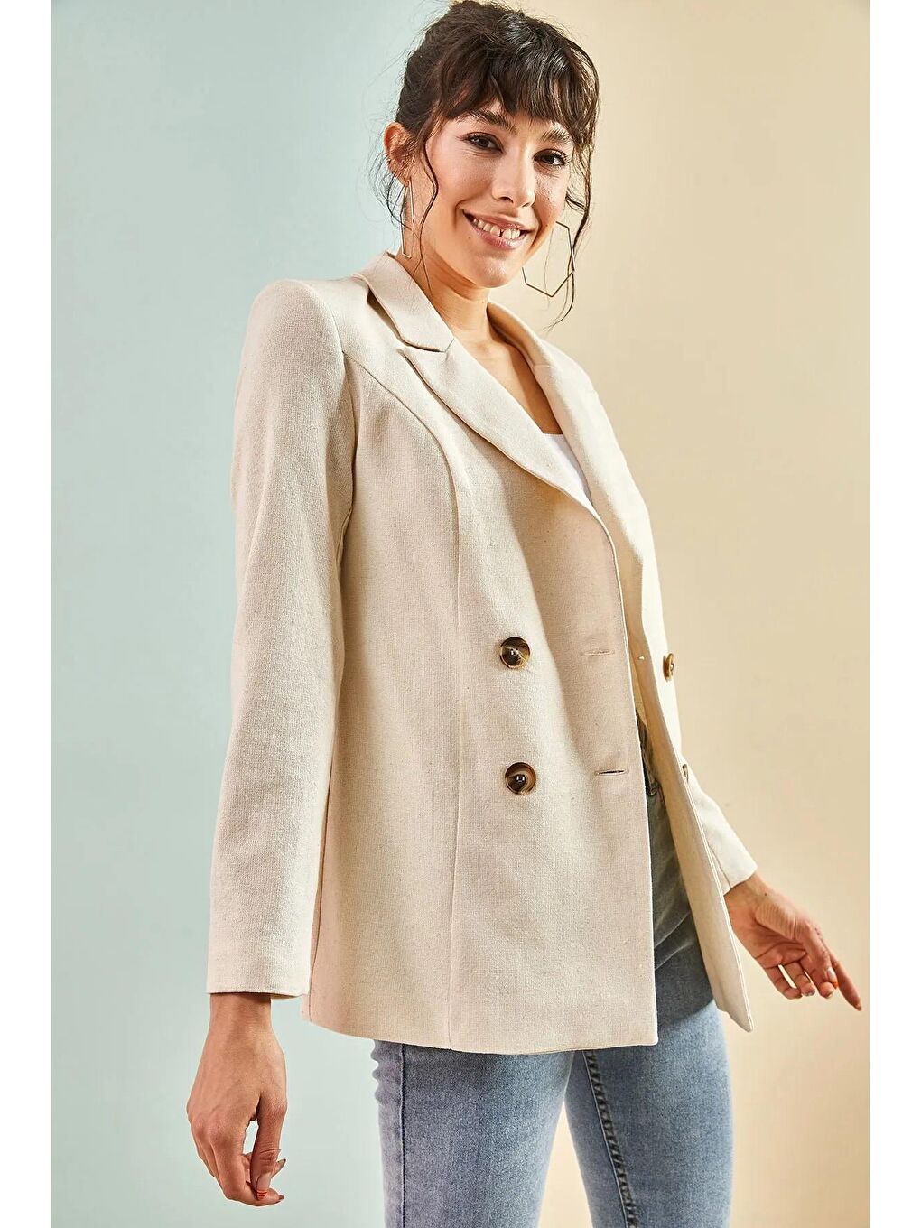 Bej Kadın Dört Düğmeli Ceket 8080