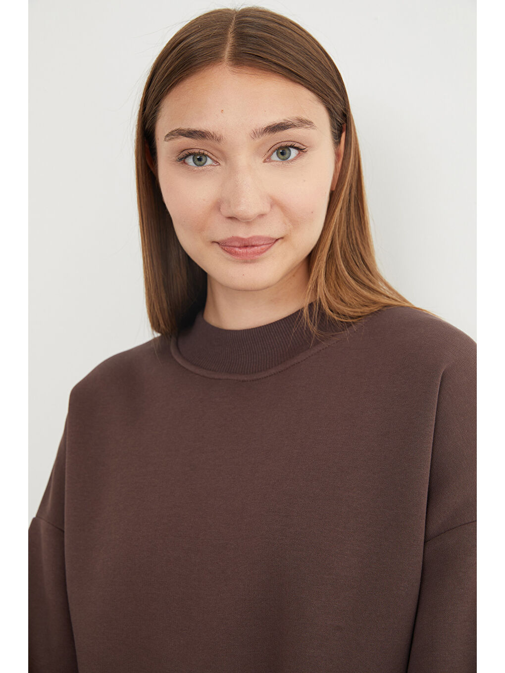 Kahverengi 3 İplik Basic Bisiklet Yaka Oversize Sweatshirt-2