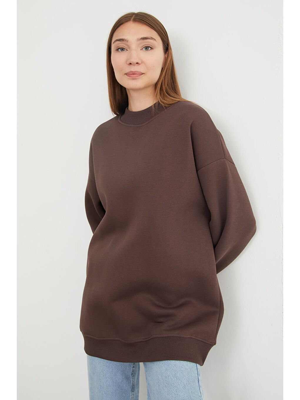 Kahverengi 3 İplik Basic Bisiklet Yaka Oversize Sweatshirt-3