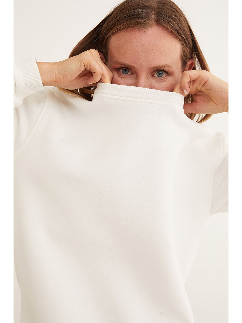 Ekru 3 İplik Basic Bisiklet Yaka Sweatshirt-3