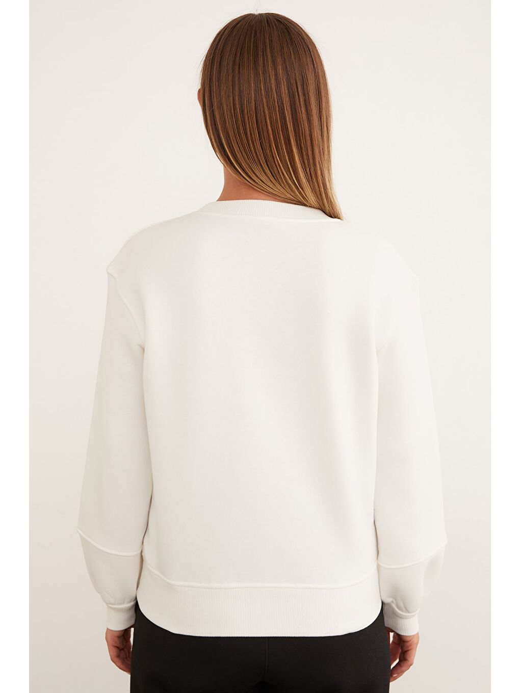 Ekru 3 İplik Basic Bisiklet Yaka Sweatshirt-4