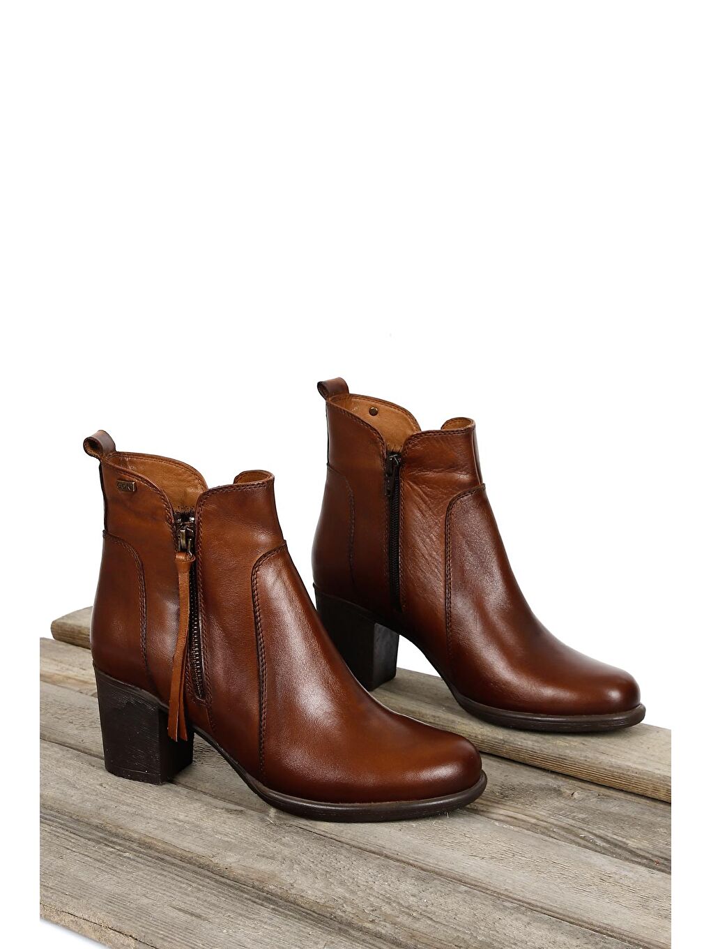 Kahverengi TABA-KAHVERENGİ  Hakiki Deri Yuvarlak Burun Topuklu Kauçuk Taban Fermuarlı Püsküllü Kadın Günlük Bot