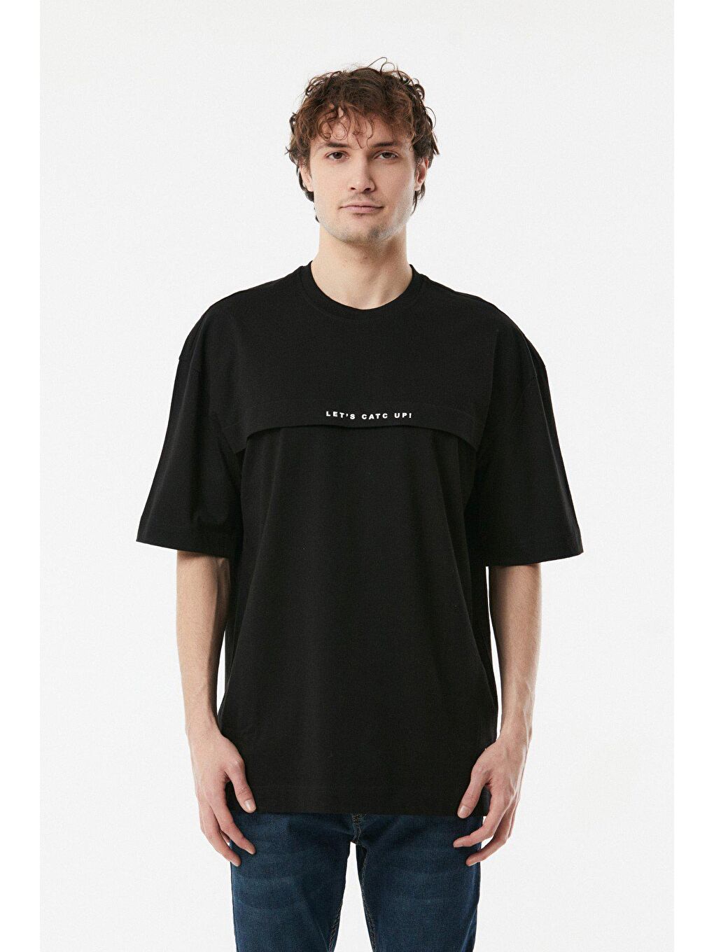 Siyah Baskılı Bisiklet Yaka Oversize Tişört-4