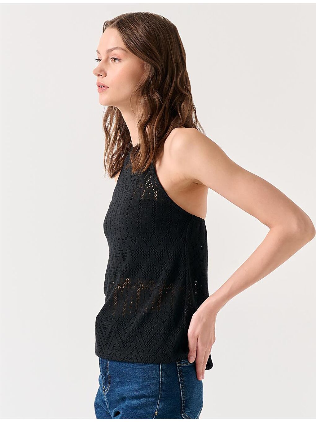 Siyah Boyundan Bağlı Delikli Örme Atlet-1