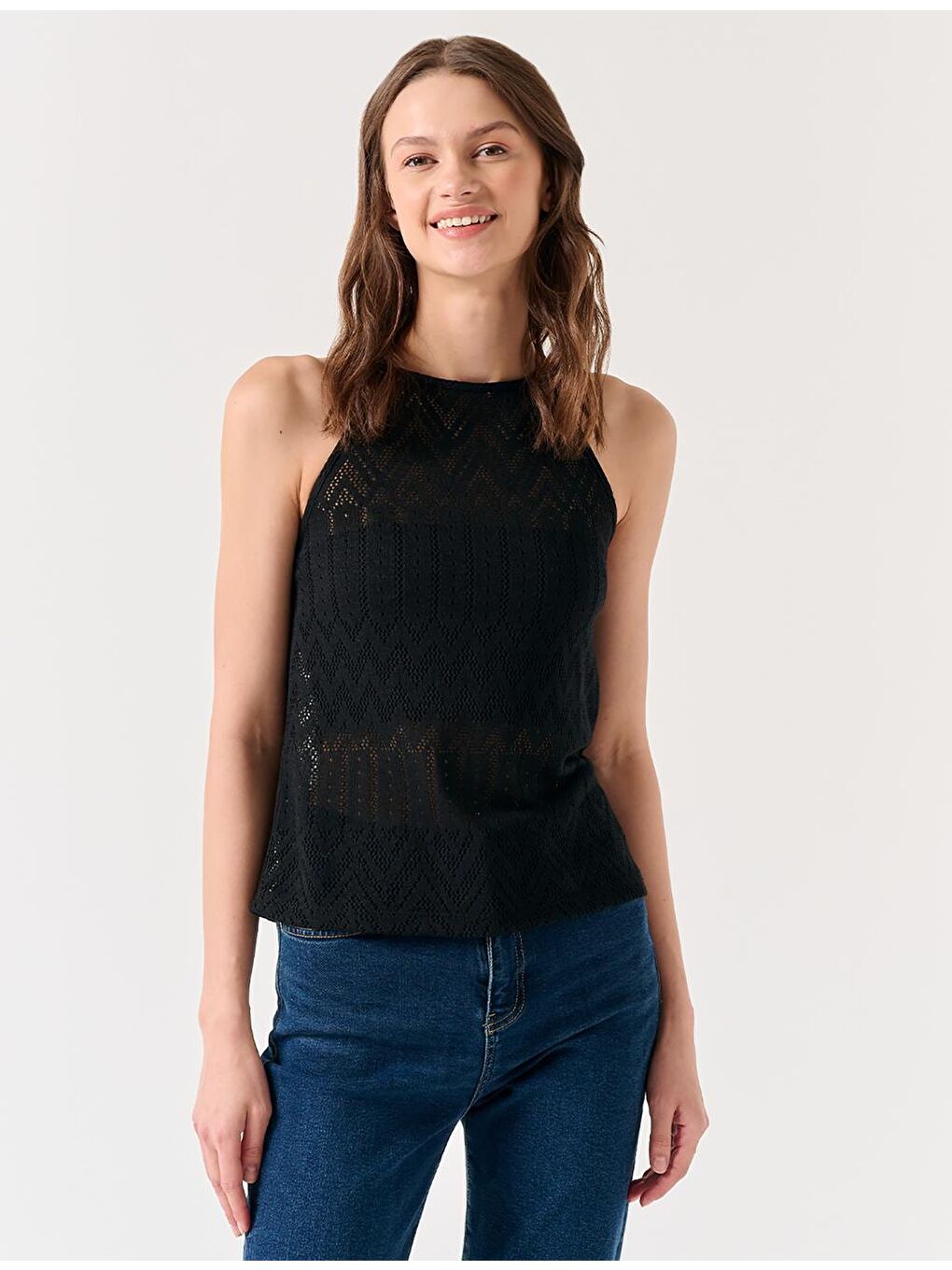 Siyah Boyundan Bağlı Delikli Örme Atlet-2