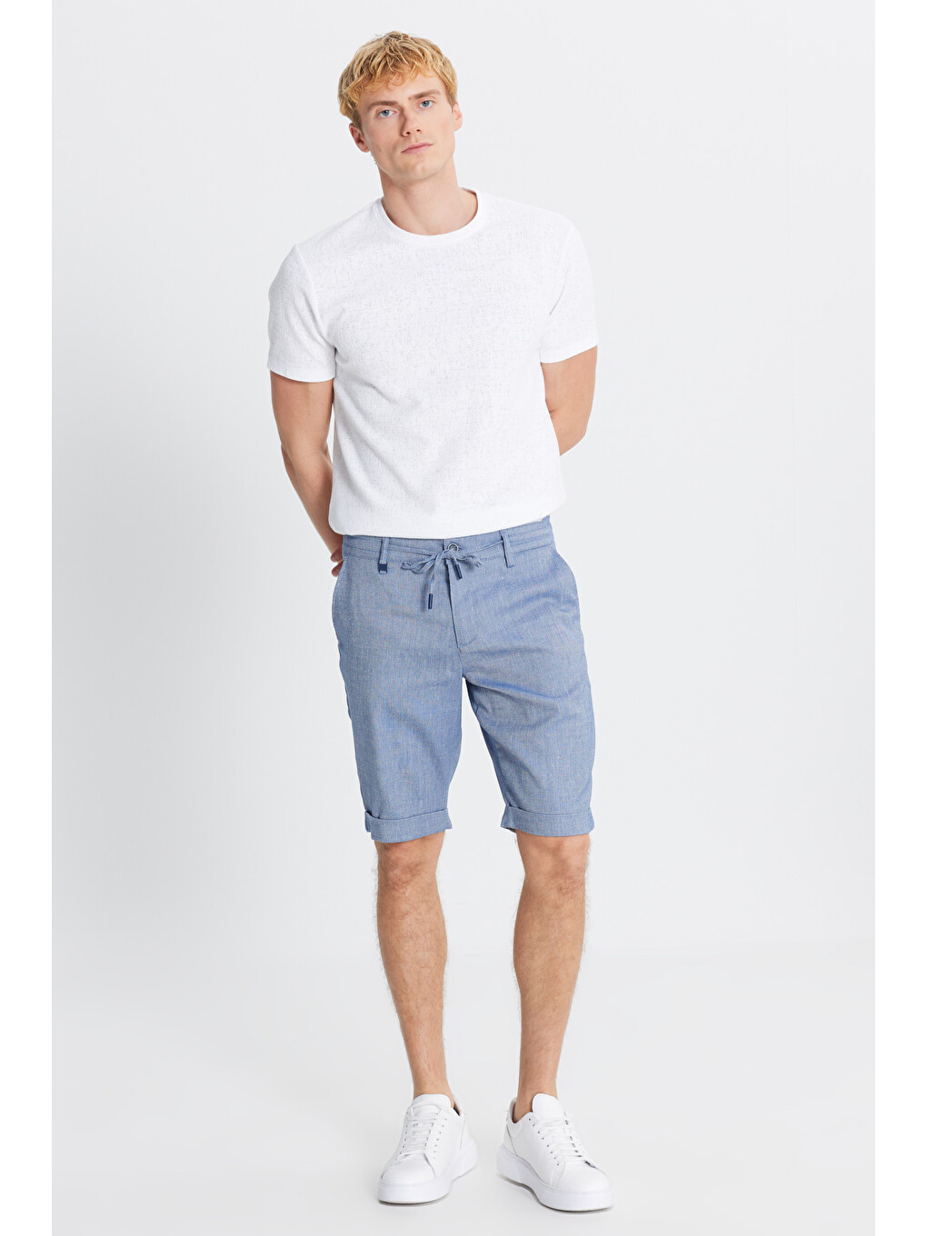Erkek Lacivert Slim Fit Dar Kesim Yan Cepli Gofre Desenli Şort-1