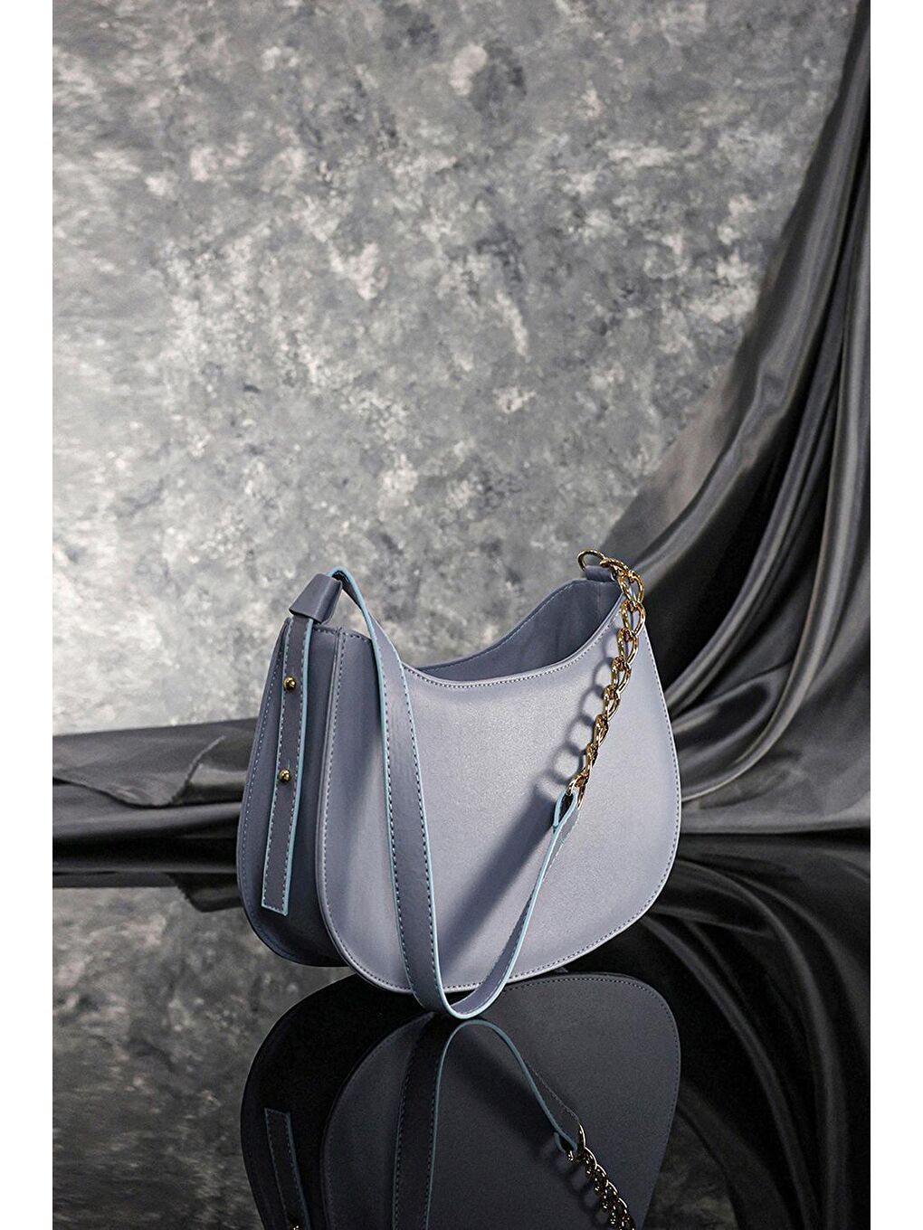 Kadın Mavi  Fermuarlı Astarlı Ayarlanabilir Askılı Çanta