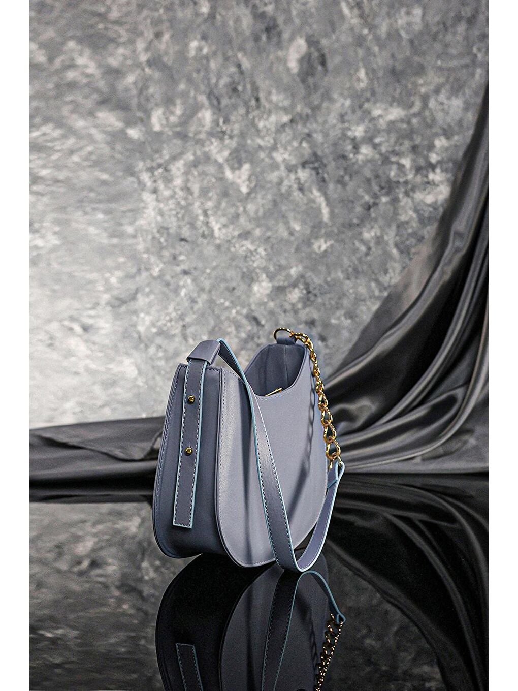 Kadın Mavi  Fermuarlı Astarlı Ayarlanabilir Askılı Çanta-1