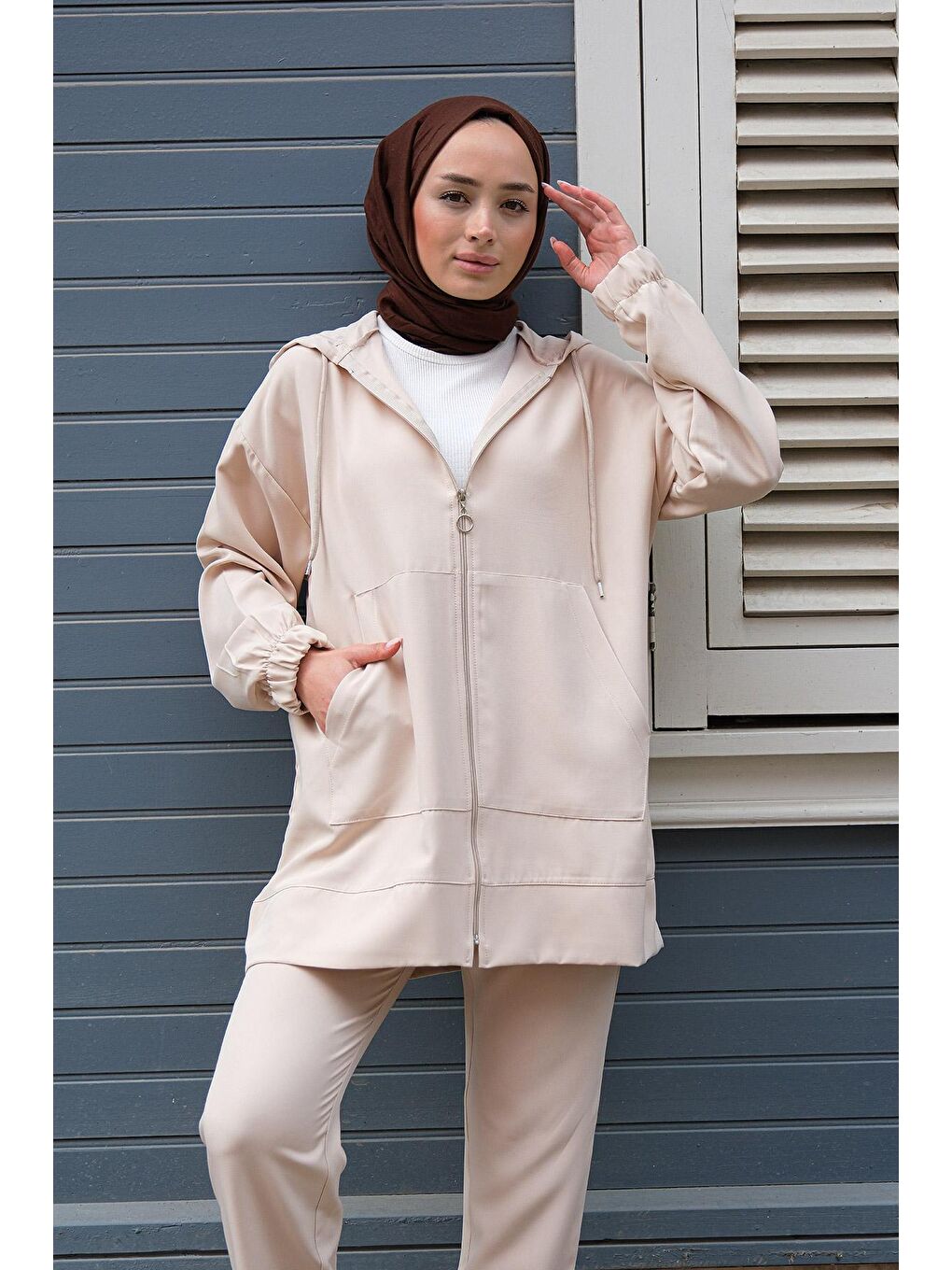 Ekru Kapüşonlu Çift Cepli İkili Takım Krem