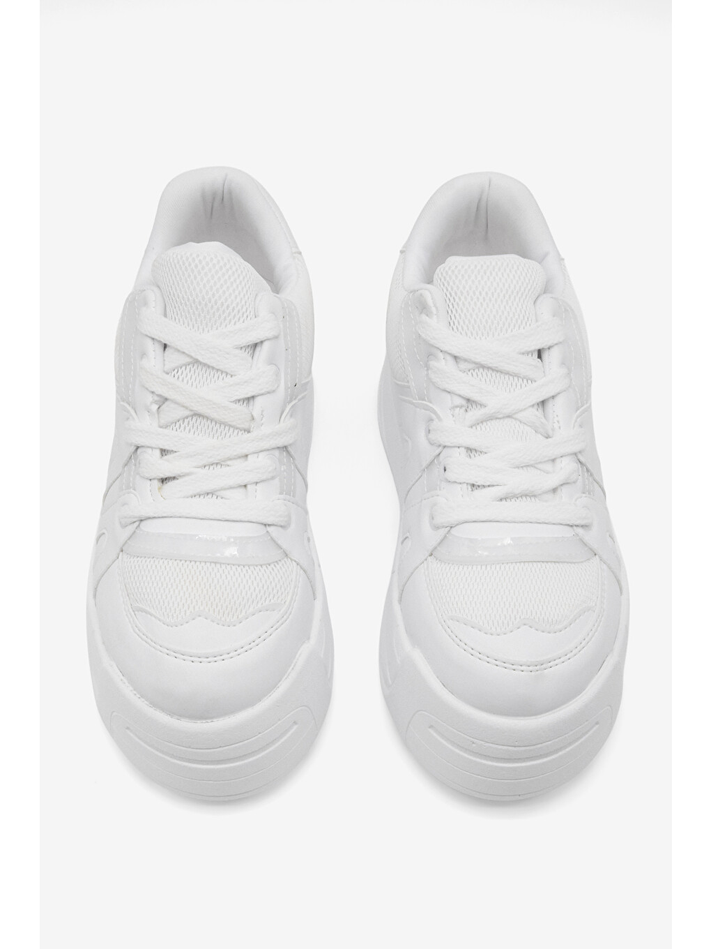 Kadın Beyaz Yüksek Taban Rahat Bağcıklı Sneaker