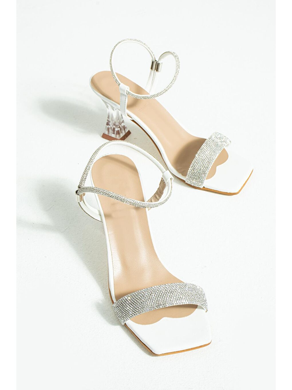 Beyaz Taşlı Kadeh Topuk Abiye Kadın Ayakkabı 008-3454-23-4