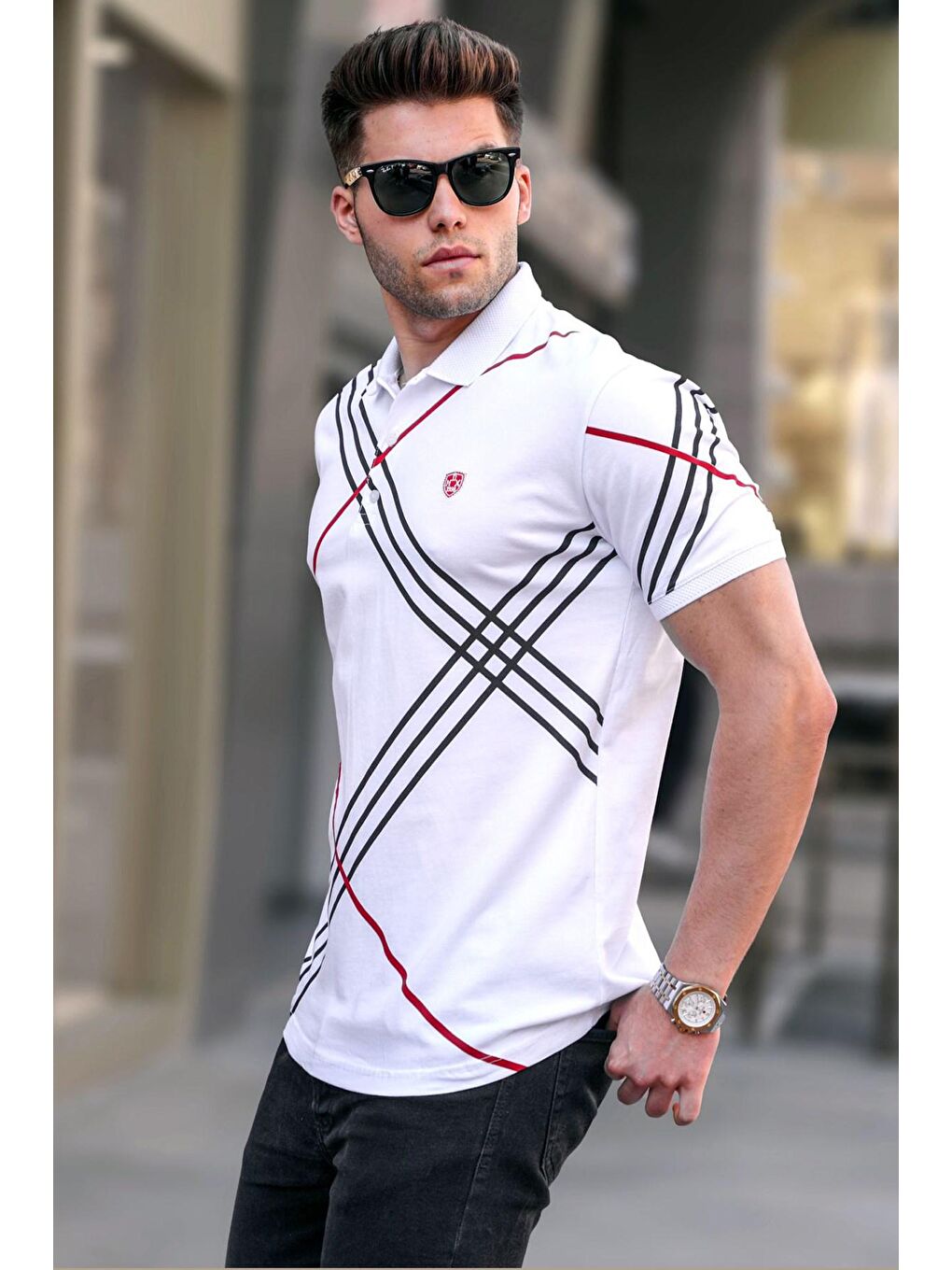 Beyaz Desenli Polo Yaka Tişört 5870