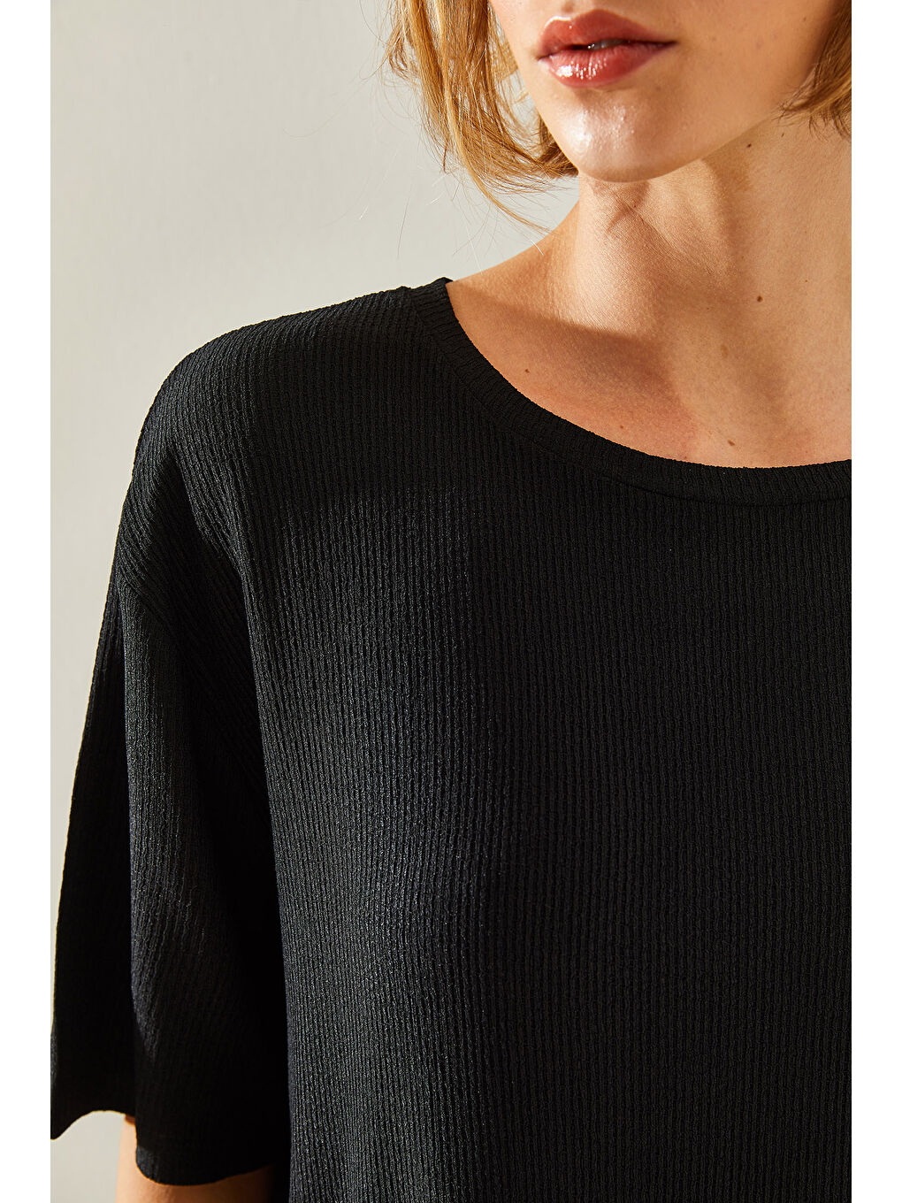 Siyah Kadın Mini Boy Kısa Kollu Yırtmaç Detaylı Basic Krinkıl  Elbise-7