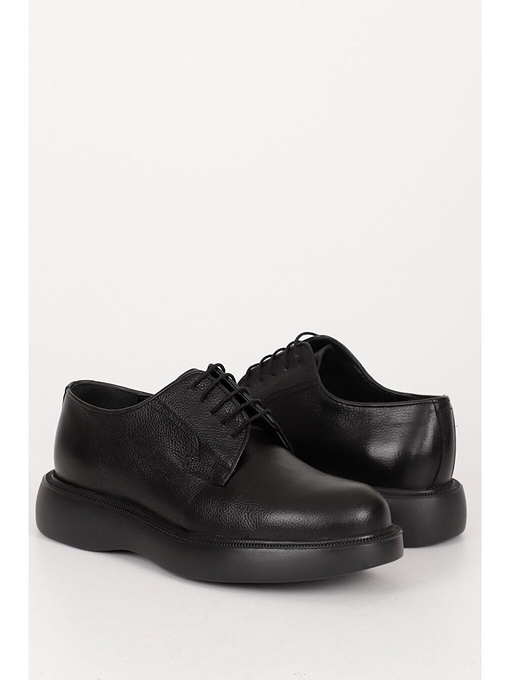 Siyah Hakiki Deri Yuvarlak Burun Bağcıklı Günlük Erkek Ayakkabı 81004