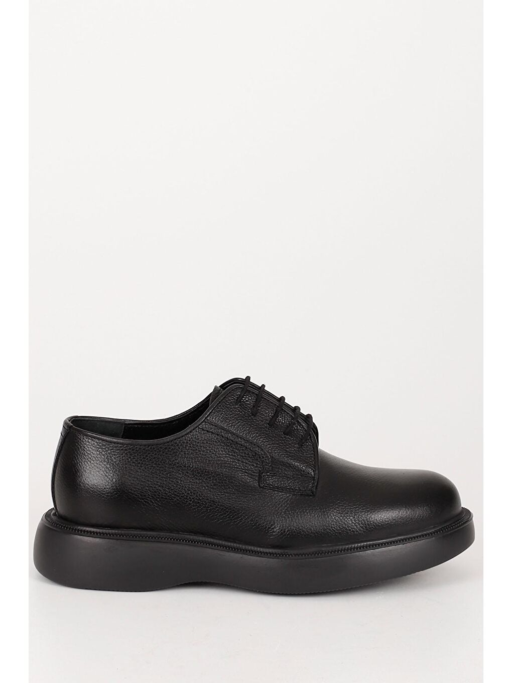 Siyah Hakiki Deri Yuvarlak Burun Bağcıklı Günlük Erkek Ayakkabı 81004-3