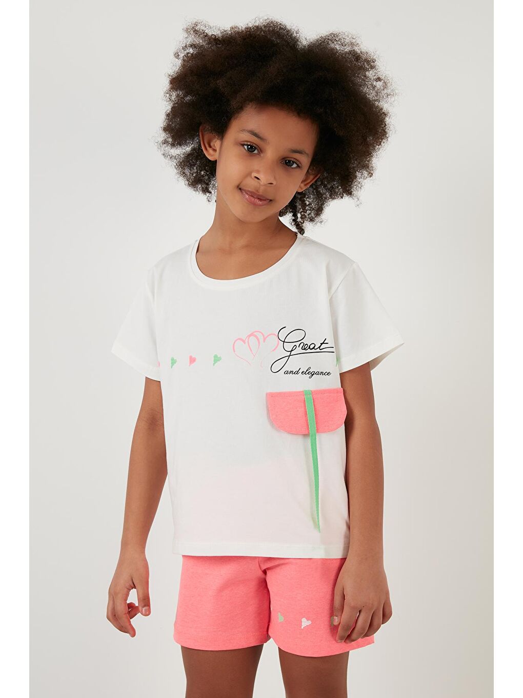 Beyaz Baskılı Pamuklu Bisiklet Yaka Cepli Şortlu Takım 6189634-1