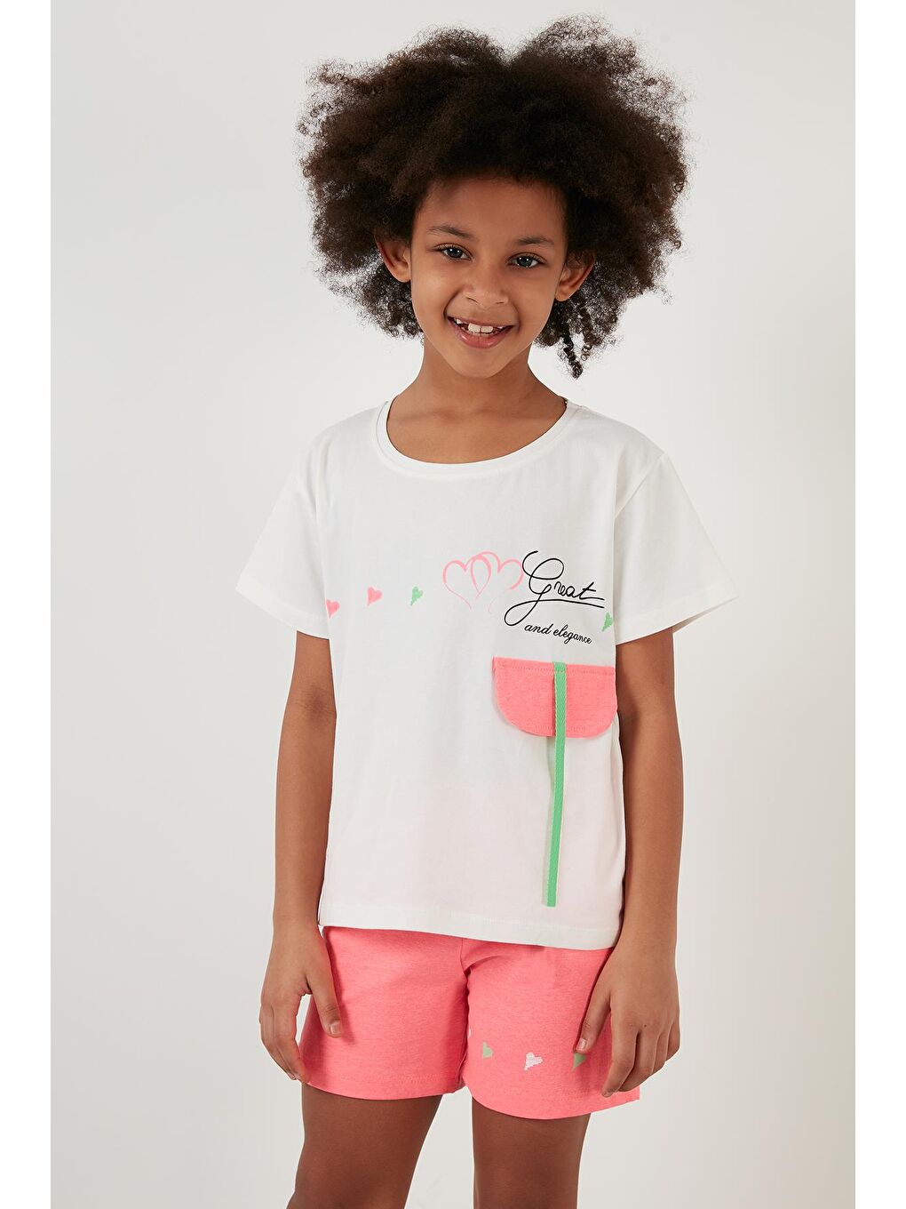 Beyaz Baskılı Pamuklu Bisiklet Yaka Cepli Şortlu Takım 6189634-3