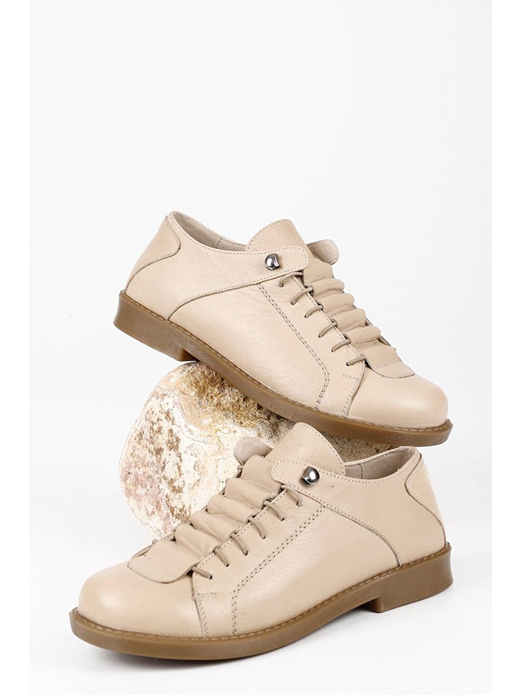 Bej Gön Hakiki Deri Yuvarlak Burun Bağcıklı Kadın Ayakkabı 24228