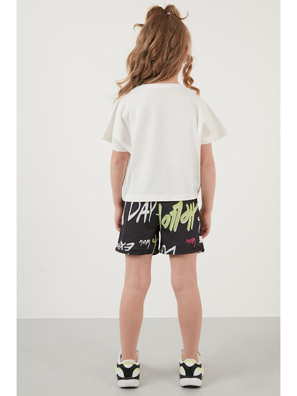 Beyaz Pamuklu Desenli Bisiklet Yaka Şortlu Takım 6189534-4