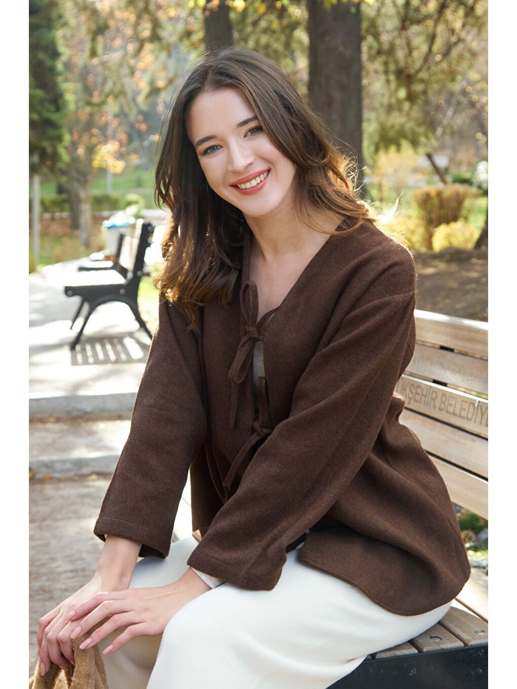 Kahverengi Önü Bağlamalı Oversize Kaşe Hırka-1