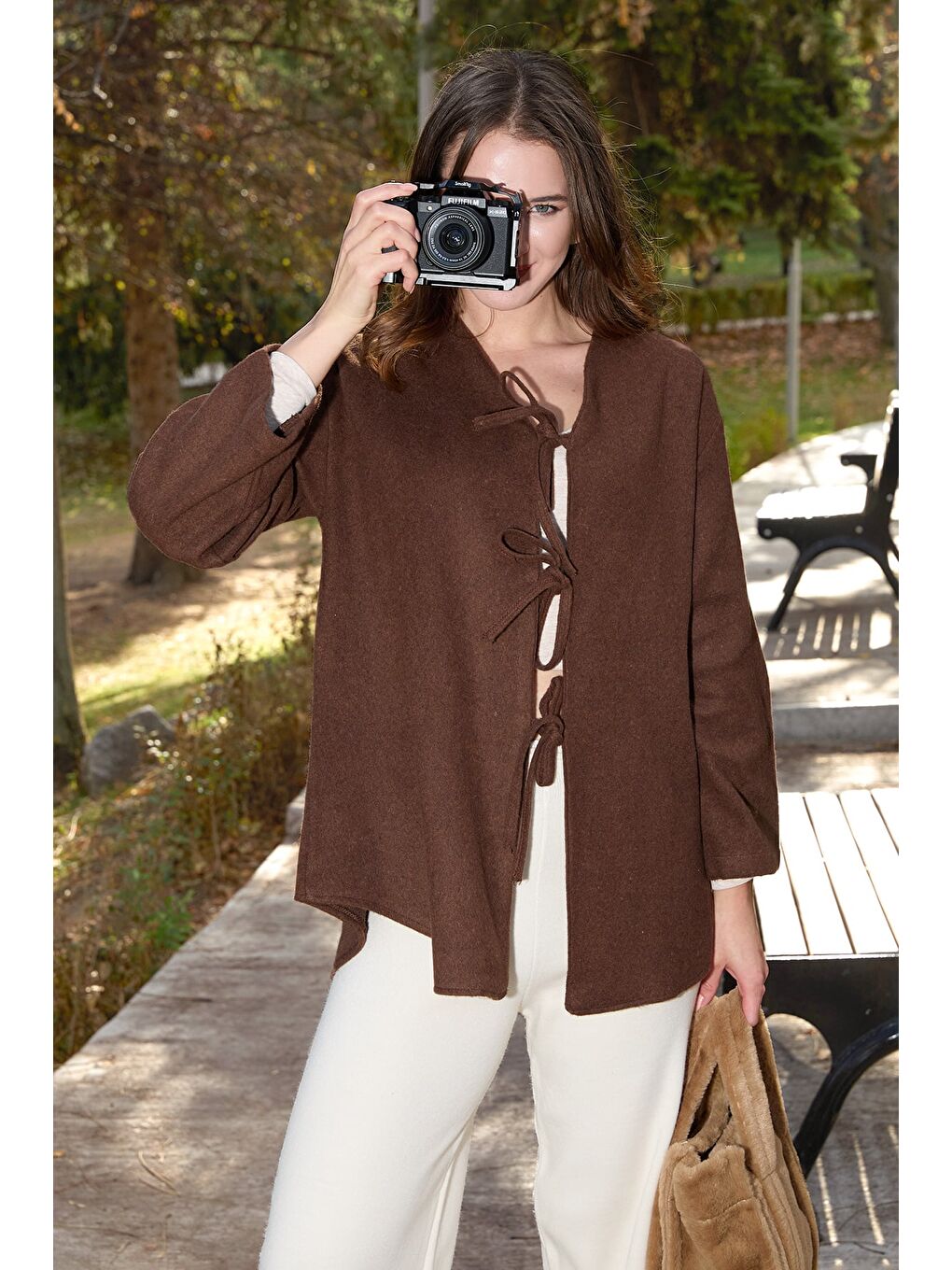 Kahverengi Önü Bağlamalı Oversize Kaşe Hırka-4