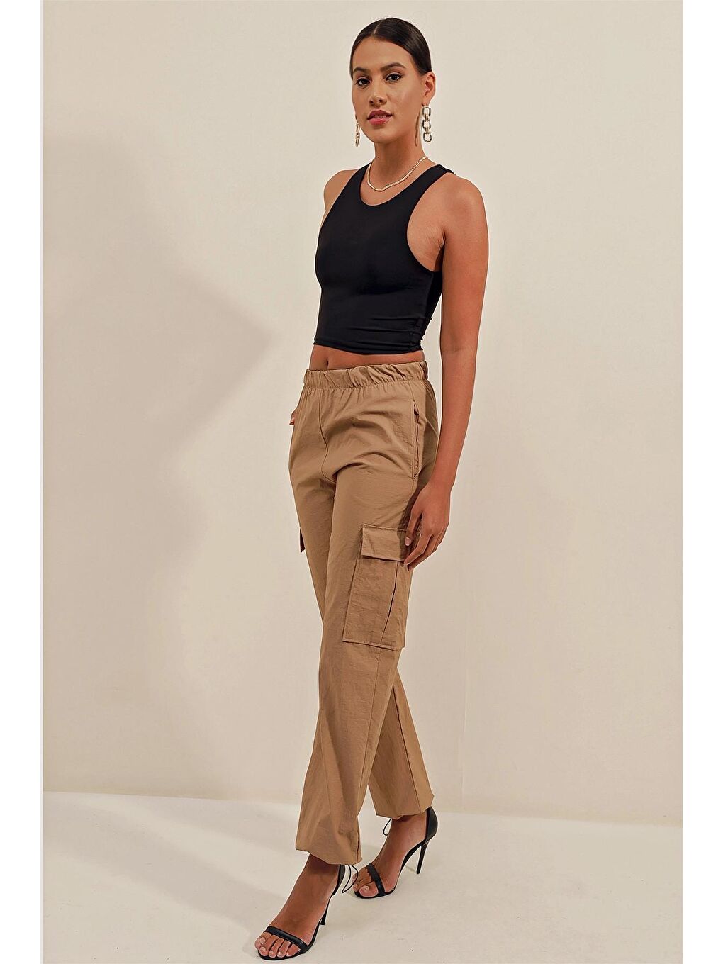 Bej Beli ve Paçası Lastikli Kargo Cep Paraşüt Pantolon-2