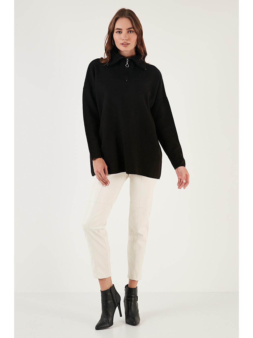 Siyah Yarım Fermuarlı Oversize Triko Kazak 4616079-2