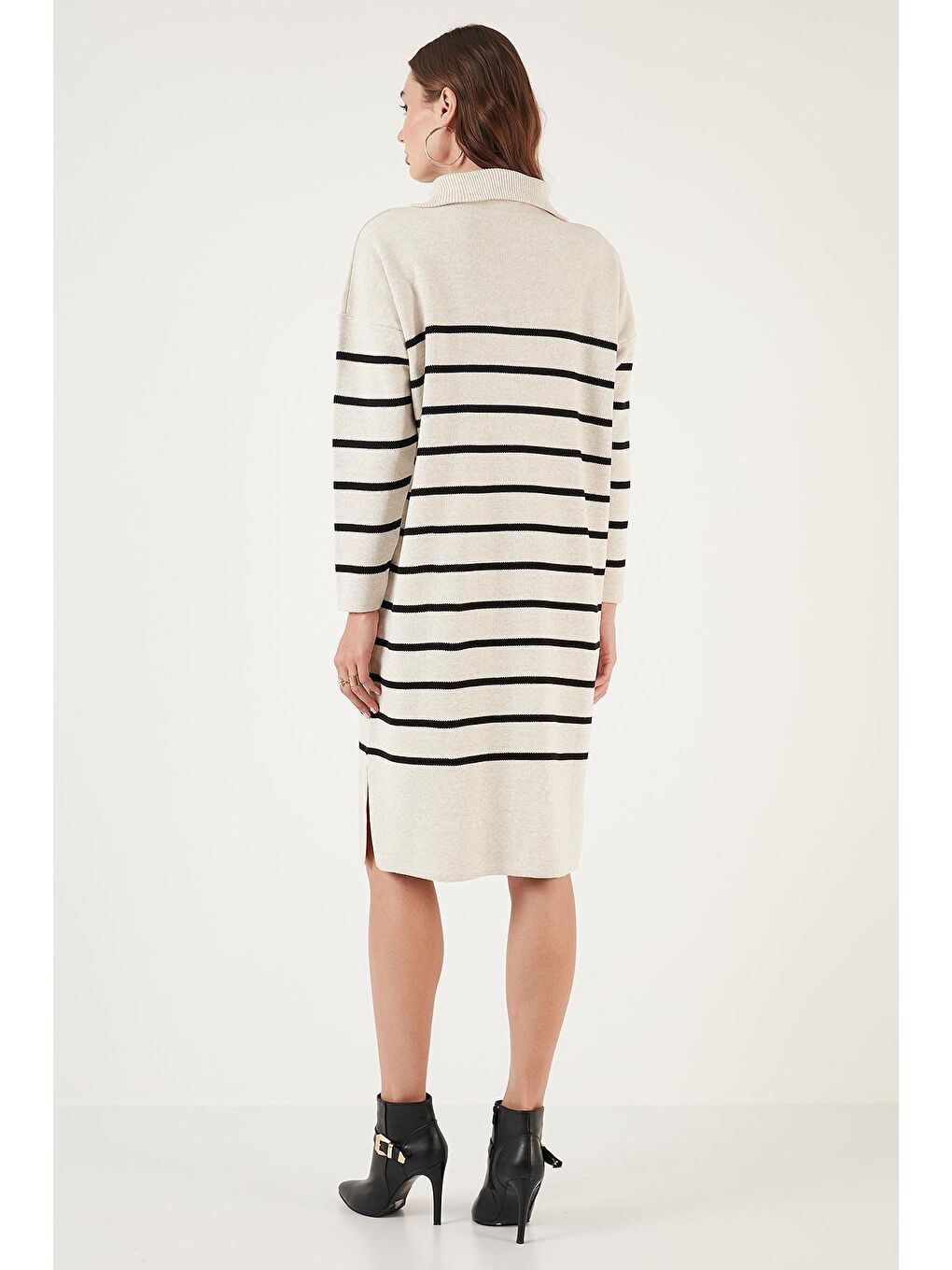 Ekru Çizgili Yarım Fermuarlı Yırtmaçlı Triko Elbise 4615183-4
