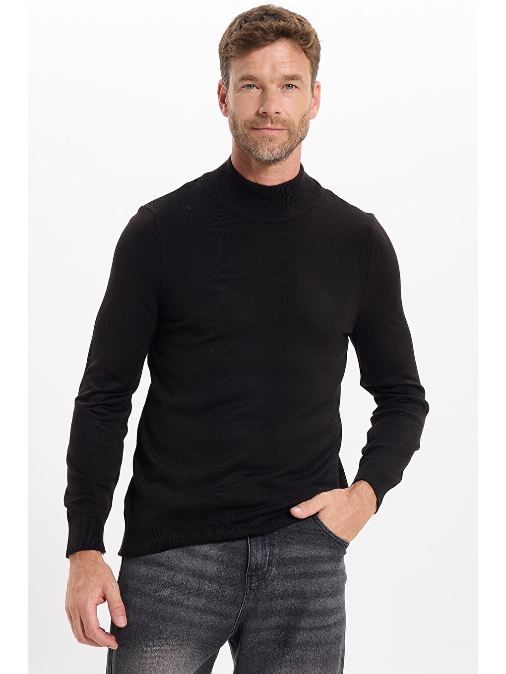 Erkek Slim Fit Dar Kesim Yumuşak Dokulu Tüylenmeyen Siyah Yarım Balıkçı Yaka Triko Kazak