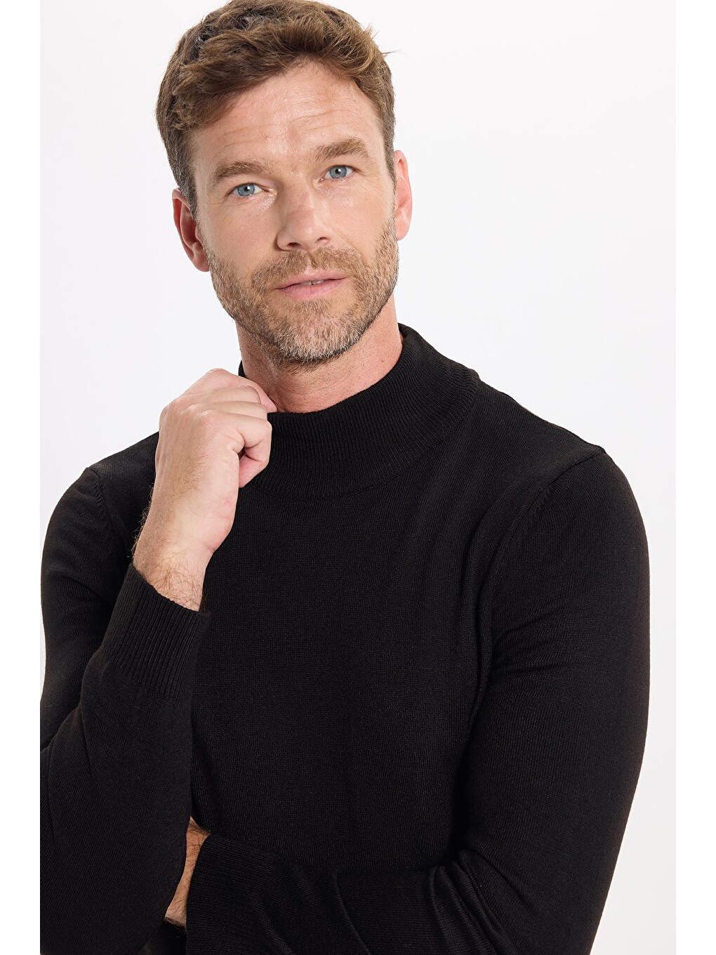 Erkek Slim Fit Dar Kesim Yumuşak Dokulu Tüylenmeyen Siyah Yarım Balıkçı Yaka Triko Kazak-2