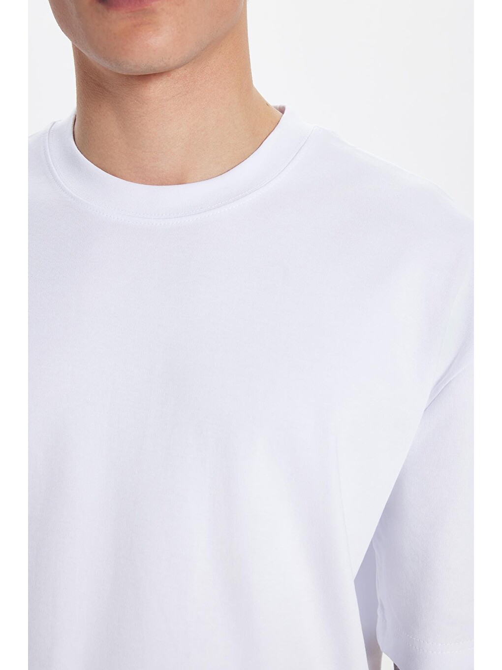 Unisex Oversize Geniş Kesim Pamuklu Yumuşak Dokulu Basic Bisiklet Yaka Beyaz Tişört-4