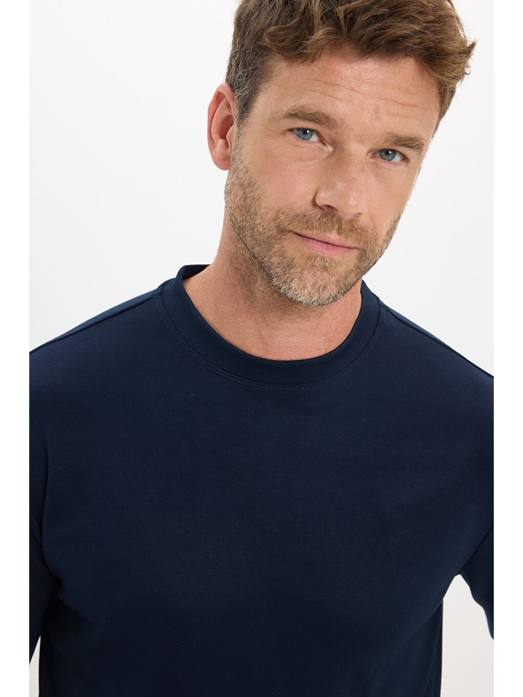 Erkek Standart Fit Normal Kesim Uzun Kollu Ekstra Soft Modal Kumaş Bisiklet Yaka Lacivert Sweatshirt-4