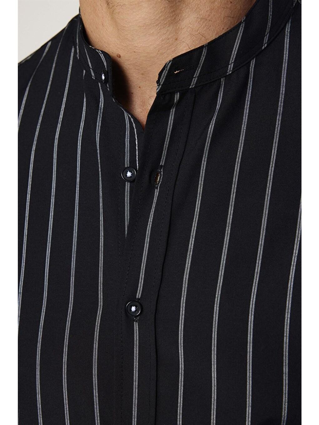 Slim Fit Hakim Yaka Pamuklu Kolay Ütü Çizgili Erkek Siyah Gömlek-3
