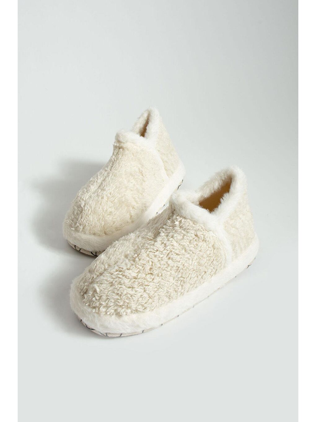 Ekru Kaymaz Kalın Taban Rahat Kalıp Pelüş Kadın Ev Botu P01-33-23-3