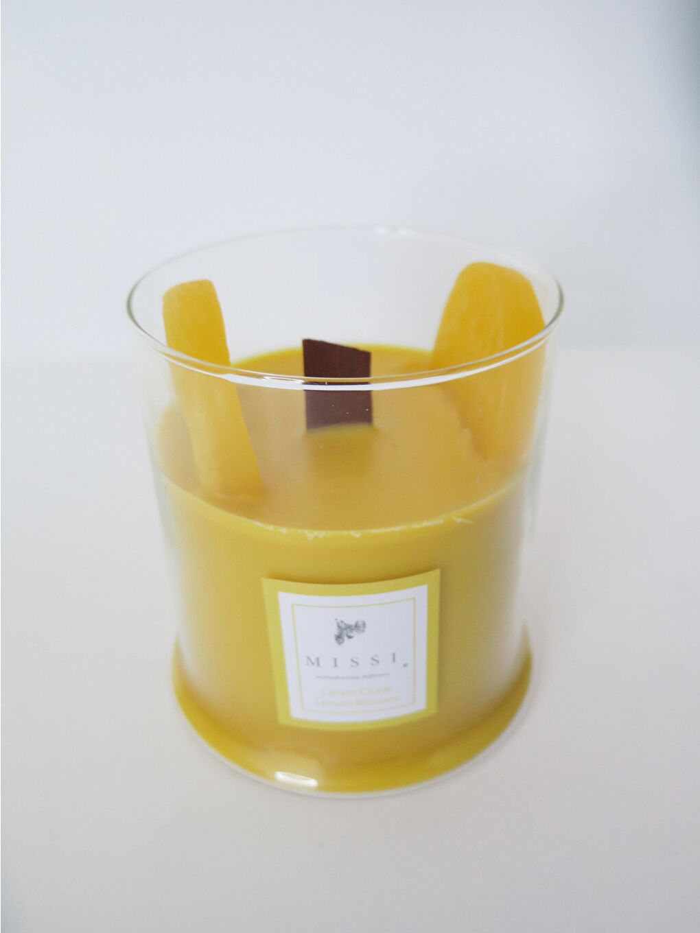 Sarı Büyük Üfleme Cam Ahşap Fitilli Limon Çiçeği Vegan Mum-1