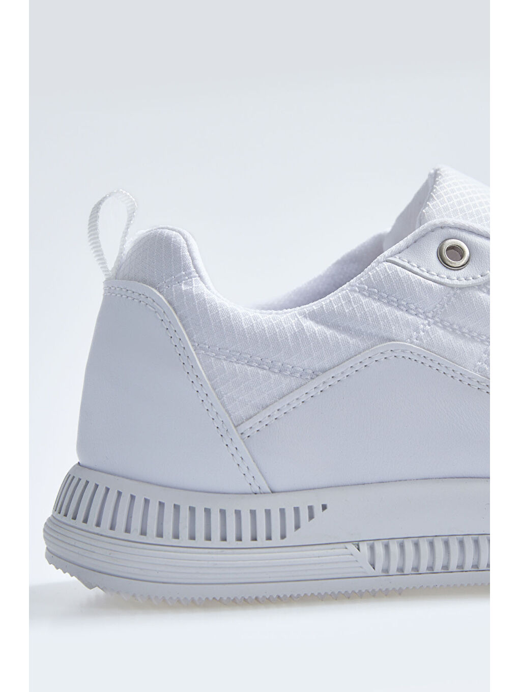 Beyaz Bağcıklı Kapitone Suni Deri Detaylı Erkek Spor Ayakkabı - 89096-3