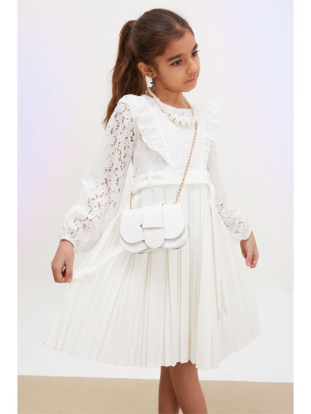 Beyaz Dantel Tüllü Kemerli Kız Çocuk Kolye ve Çantalı Elbise 18067-2