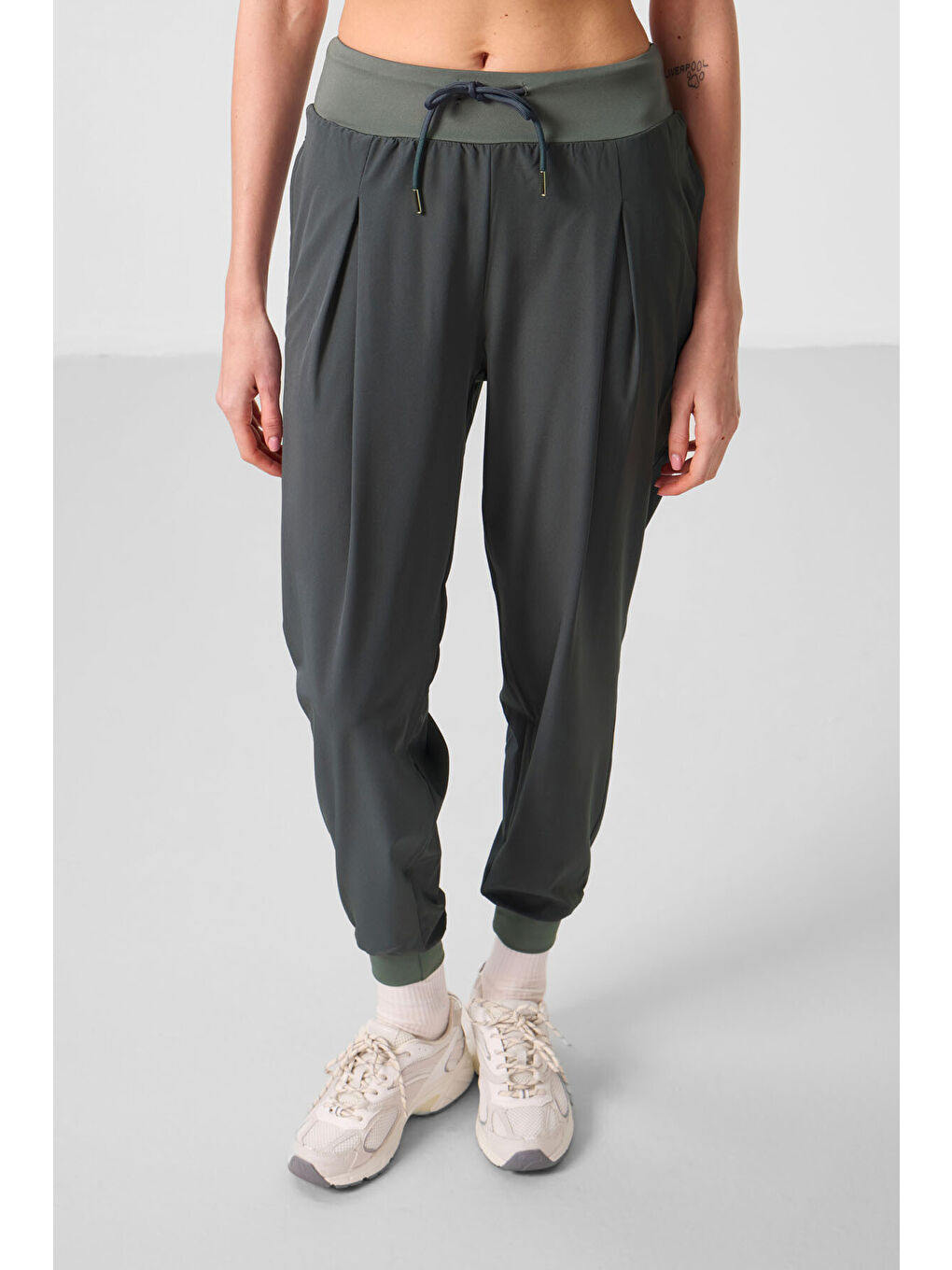 Haki Polyester Cepli Standart Kalıp Kadın Pantolon - 94677-1