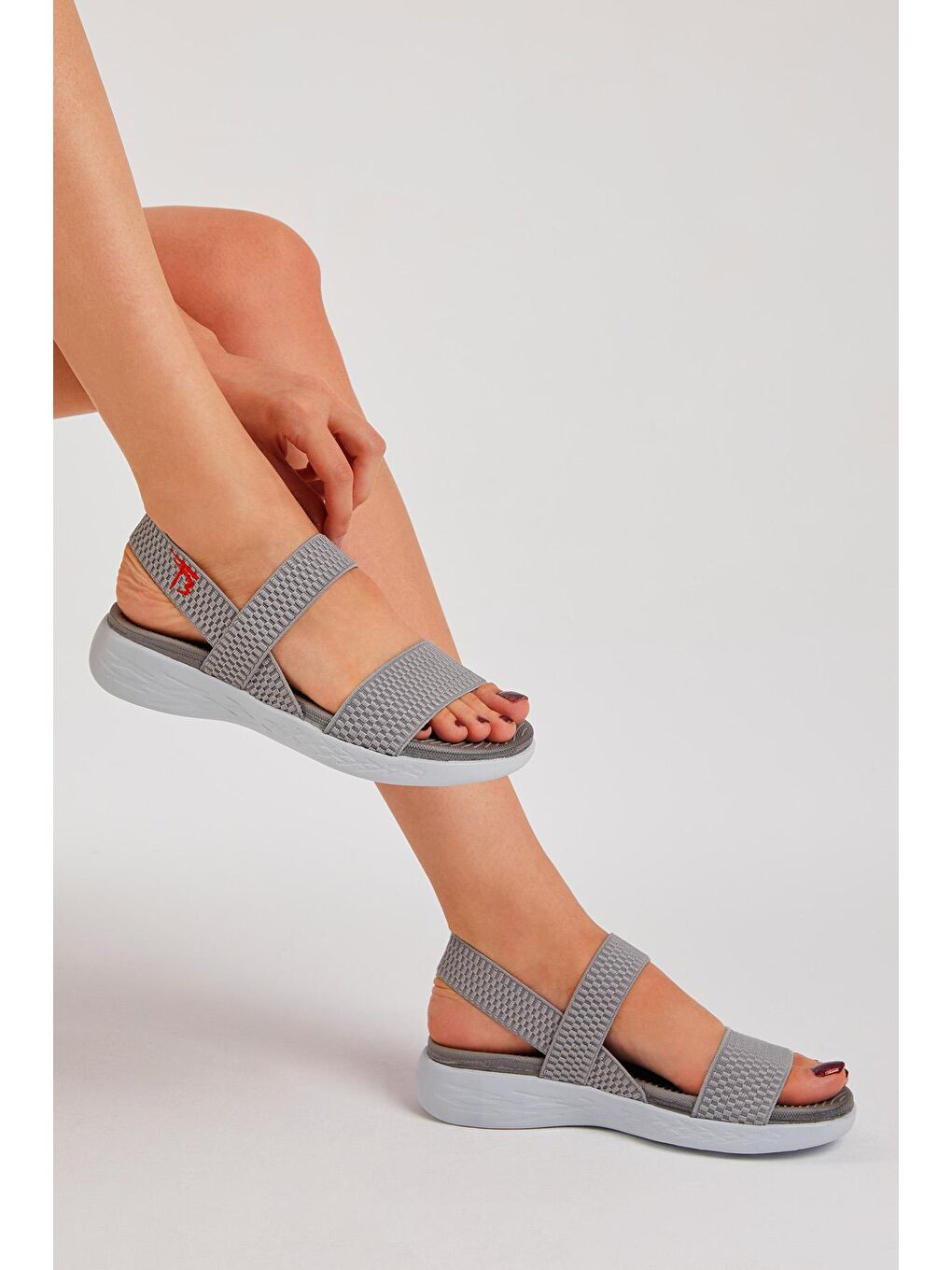 Kadın Gri Lastikli Düz Rahat Kalıp Memory Taban Sandalet-3