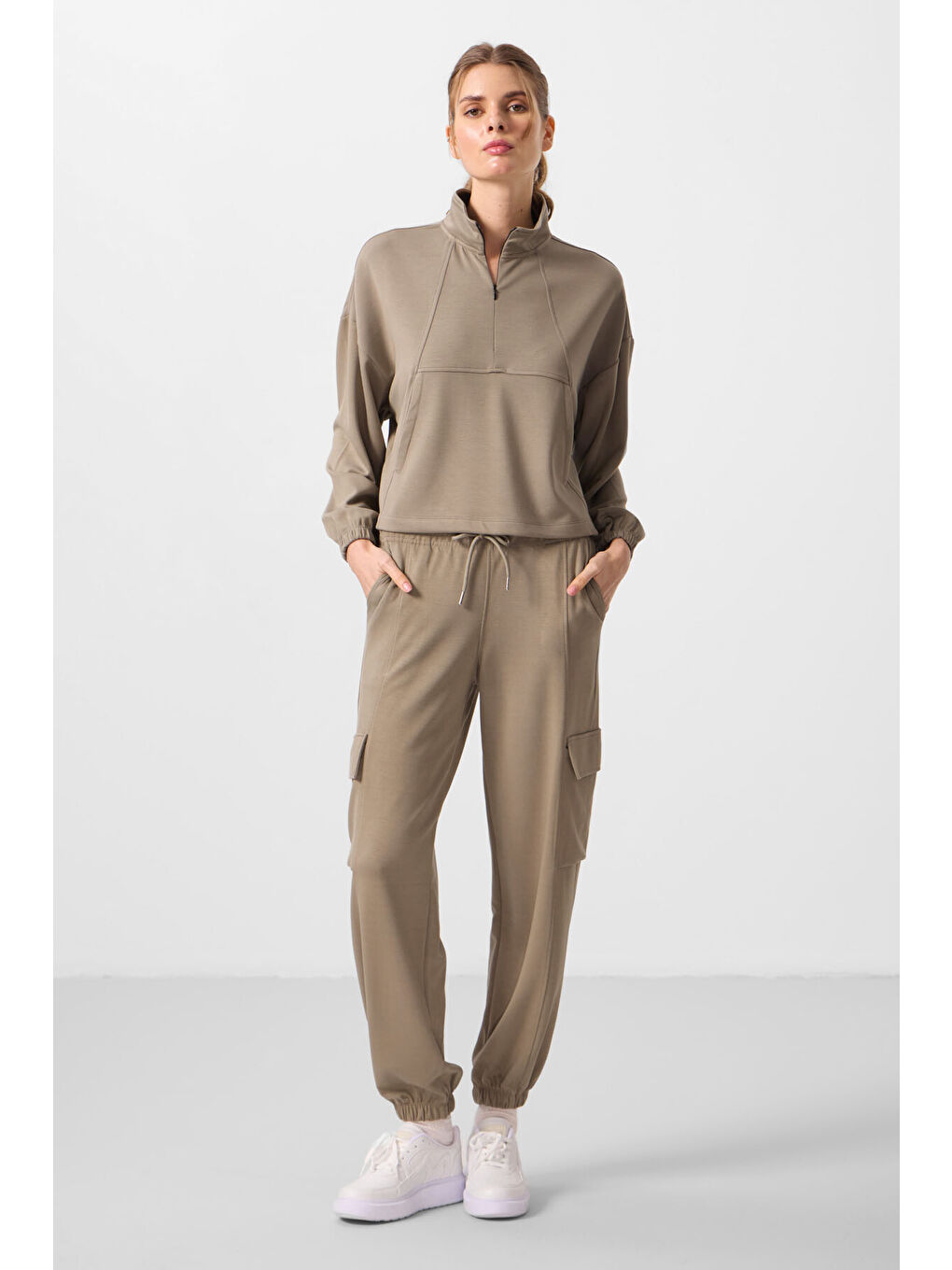 Koyu Bej Yumuşak Dokulu Dik Yaka Gizli Fermuarlı Oversize Kadın Eşofman Takım - 95351