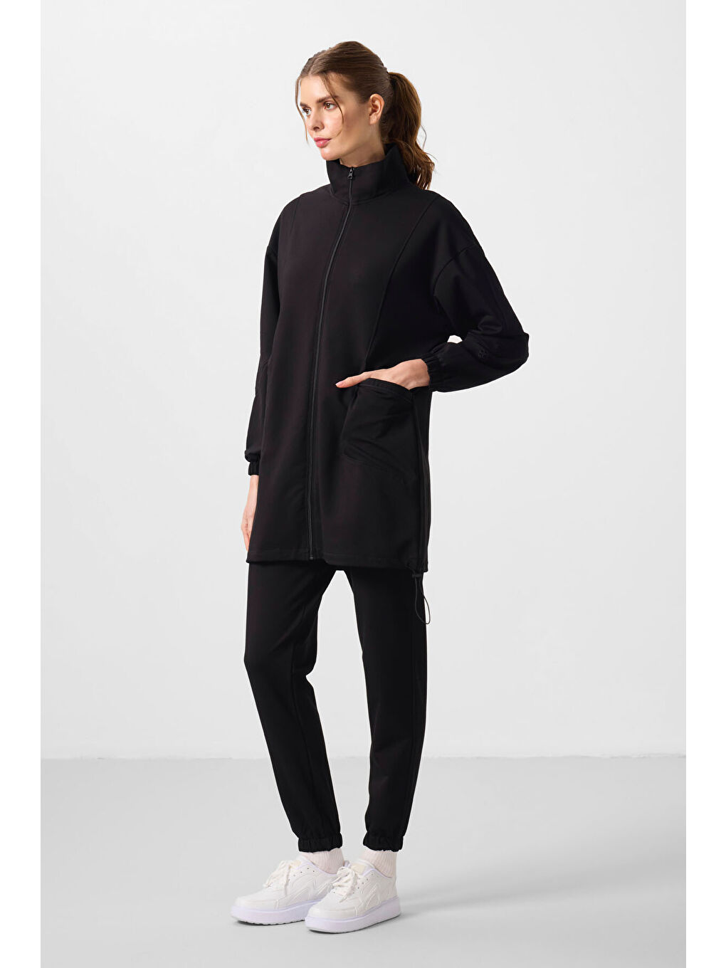Siyah Dik Yaka Fermuarlı Rahat Form Kadın Eşofman Tunik Takım - 95345-4